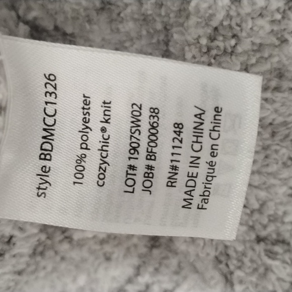 Barefoot Dreams Cable Knit Sweater For Men - Picture 8 of 10